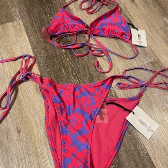 BNWT - Aritzia TNA - Topanga String Bikini Set - Picture 3 of 5